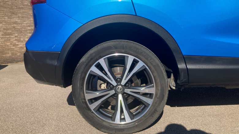 Nissan Qashqai 1.3 DiG-T 160 N-Connecta 5dr Petrol Hatchback